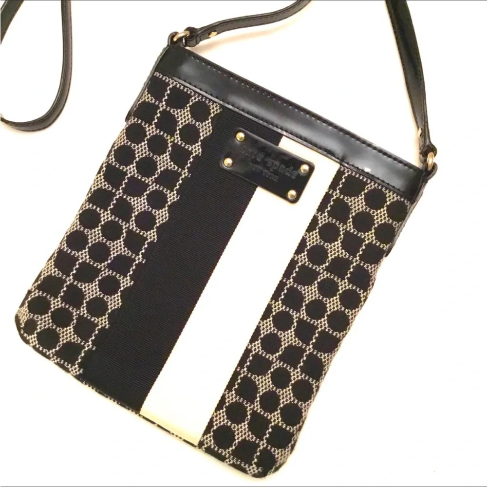 Vintage Kate Spade Dot Noel Crossbody Cream Canvas Patent Trim Classic Retro Bag